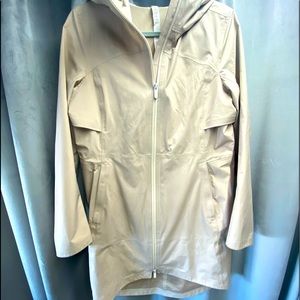 Lululemon Rain jacket SZ 6